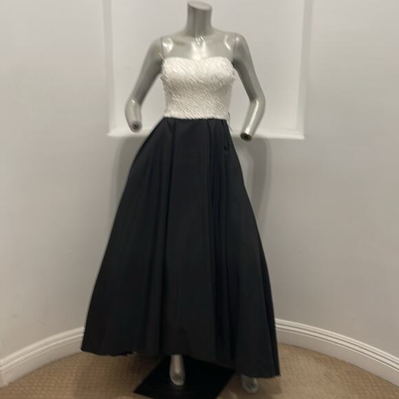 Betsy & Adam Color Block Black White  Sequin Bodice Gown Size 8 Formal Evening - Picture 15 of 15